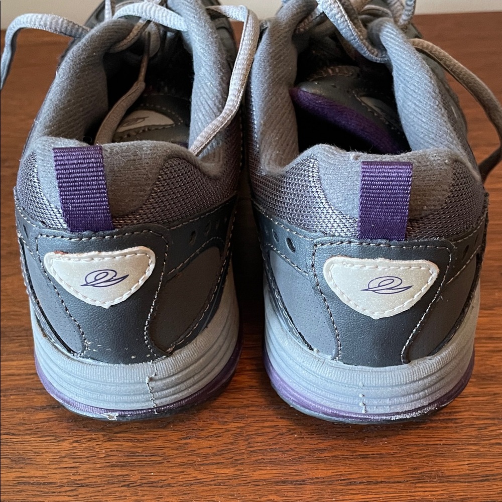 Easy Spirit Athletic Sneakers - Picture 4 of 9